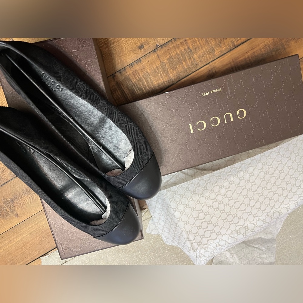 Gucci flats